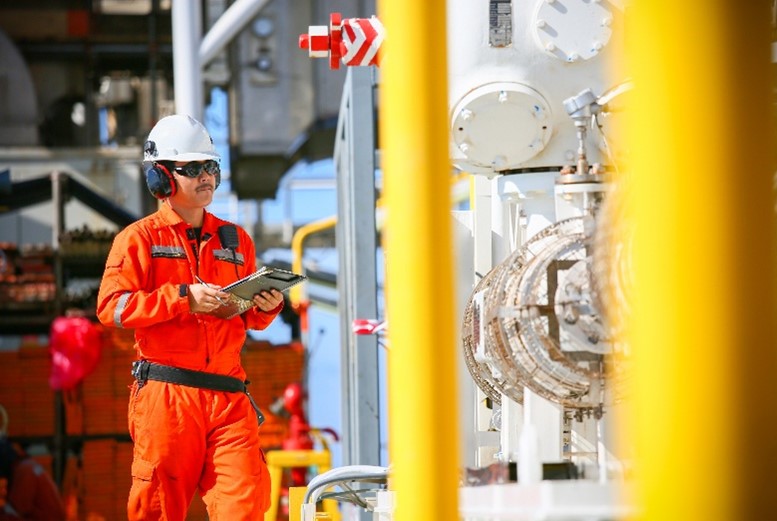 Operador producción, petróleo y gas