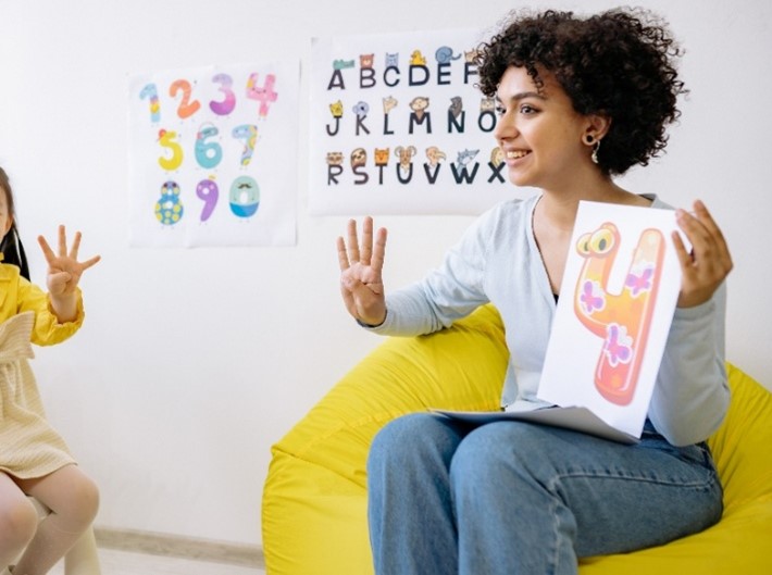 Auxiliar de educación para la primera infancia